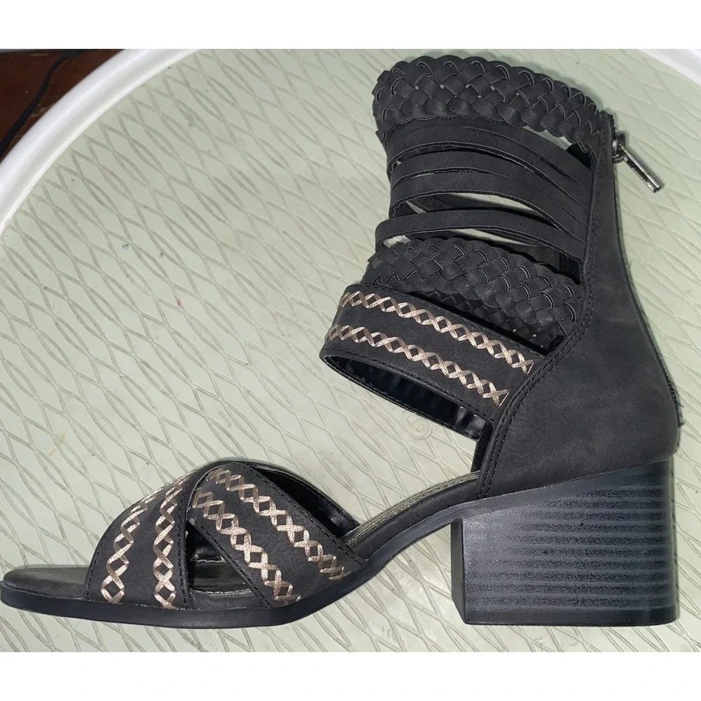 Maurices Women's Erin Strappy Dressy Gladiator Black/Gray Sandals Back-Zip 7 NEW